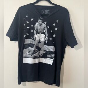 Muhammad Ali over‎ Liston short sleeve graphic t-shirt women’s L boxing V-neck
